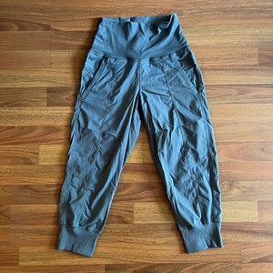 Lululemon HW Cropped Yoga Pants - Light Gray - Size 2